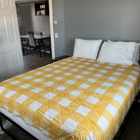 12 Ashworth Ave Suites Hampton Buitenkant foto