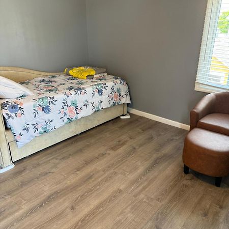 12 Ashworth Ave Suites Hampton Buitenkant foto
