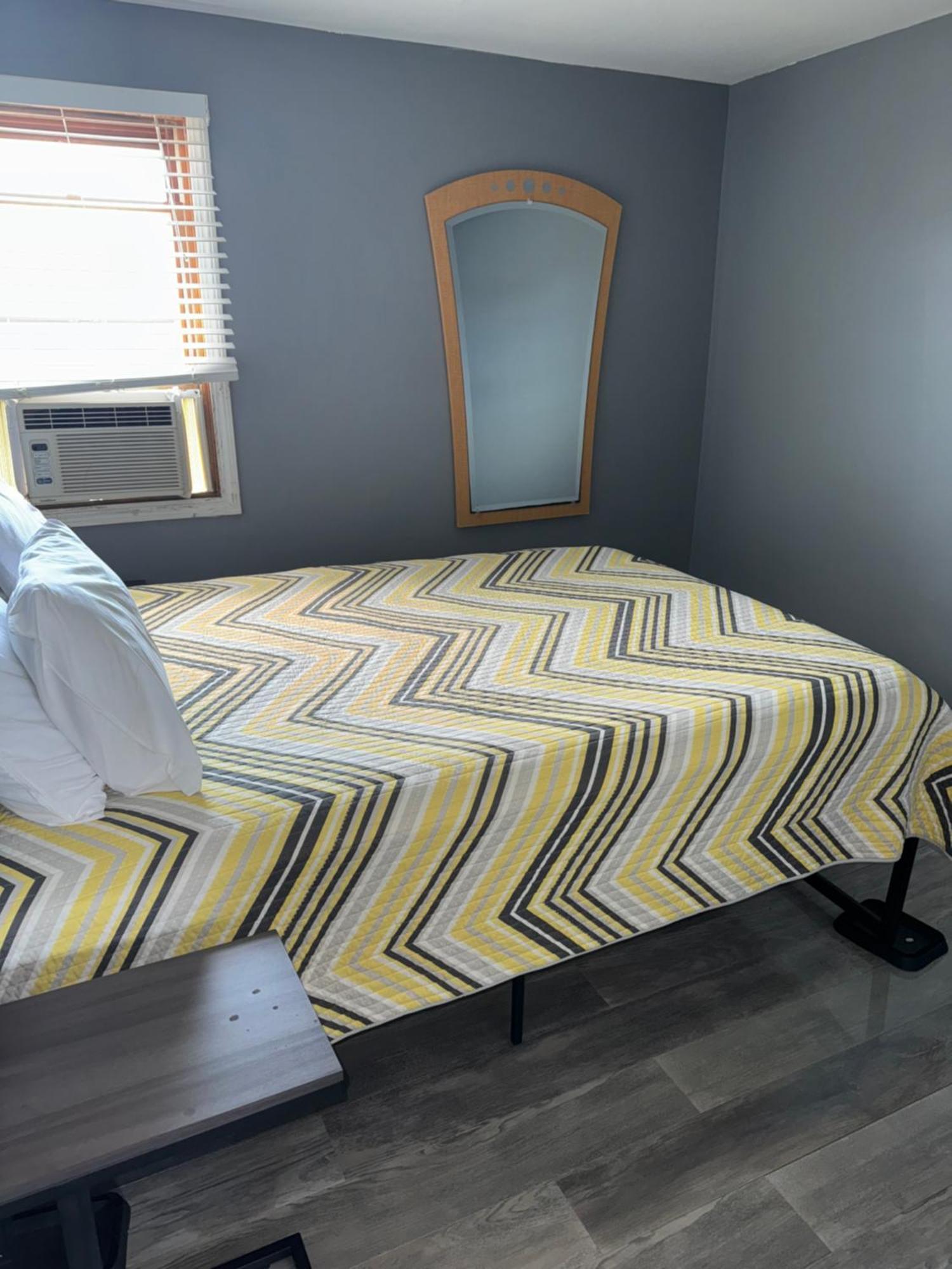 12 Ashworth Ave Suites Hampton Buitenkant foto